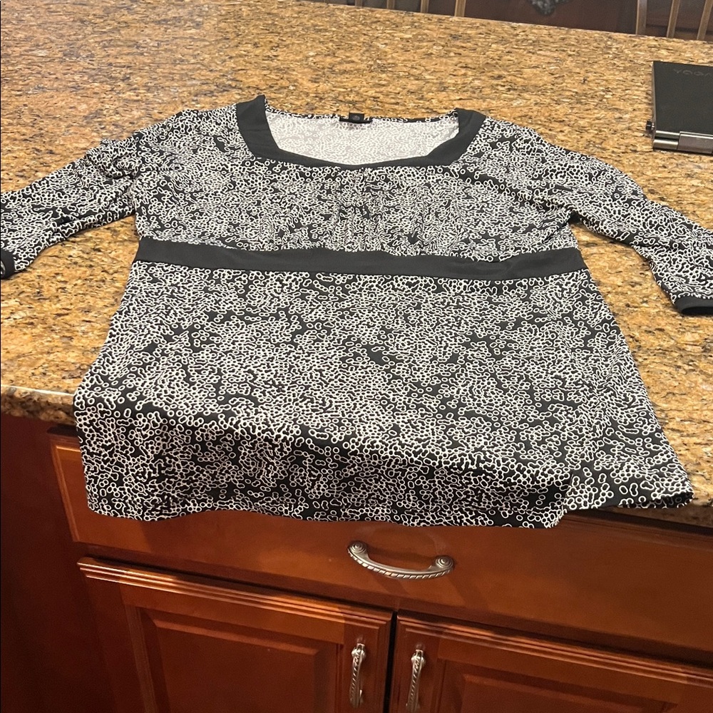 East 5th Monochrome Abstract Long Sleeve Top